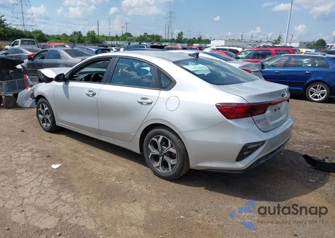 2021 Kia Forte Lxs из США, поврежденный, VIN 3KPF24AD8ME309516